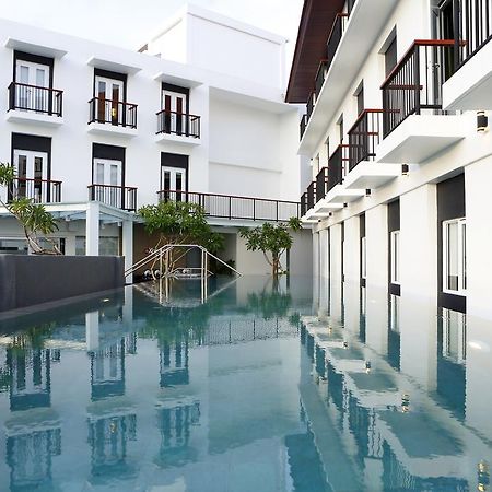 Amaris Hotel Teuku Umar Denpasar Exteriör bild